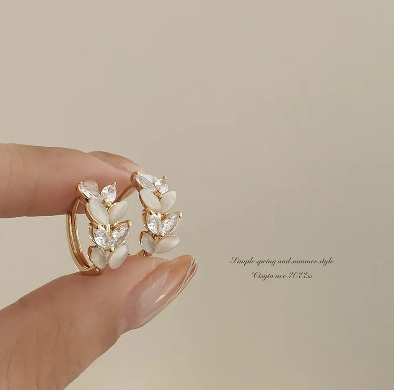 Flower Opal stud earrings