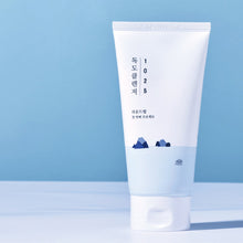 Load image into Gallery viewer, [ROUND LAB] 1025 Dokdo Cleansing Foam (150ml)
