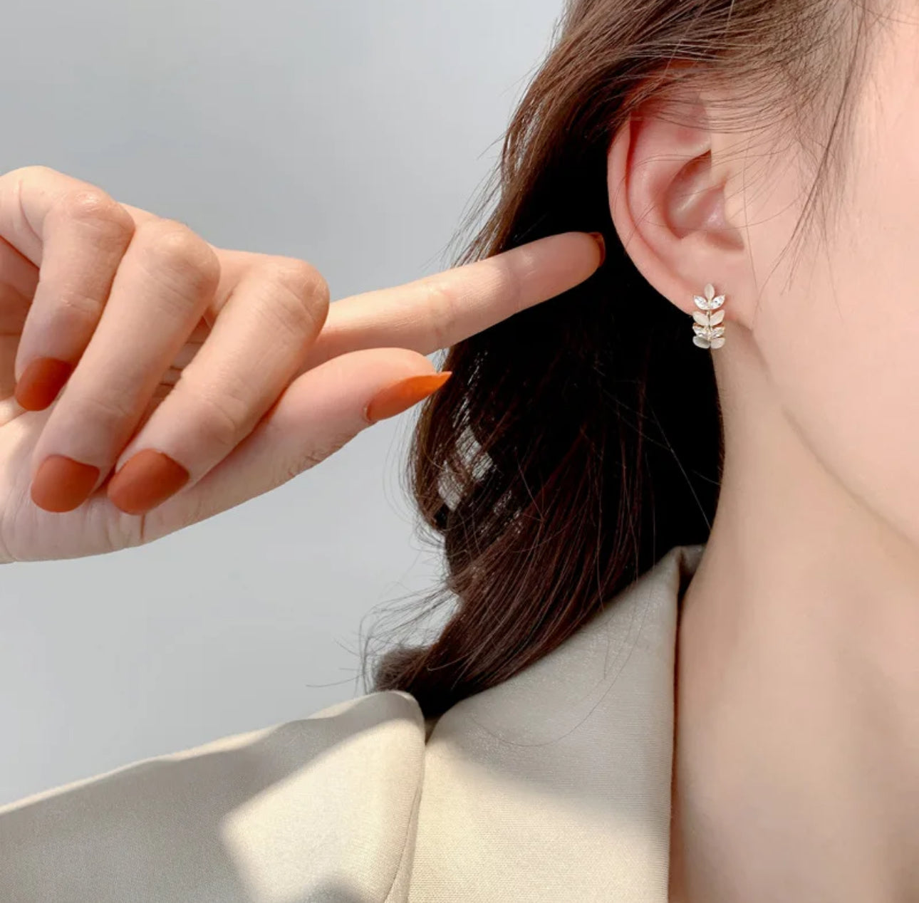 Flower Opal stud earrings