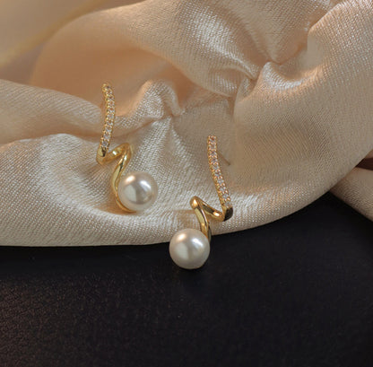 [Earrings] Pearl Curve Cubic Earrings(silver pin)0.9x2.3cm