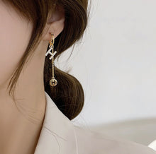 Load image into Gallery viewer, [Earrings]H Long drop Earrings (silver pin)0.5x6.4cm
