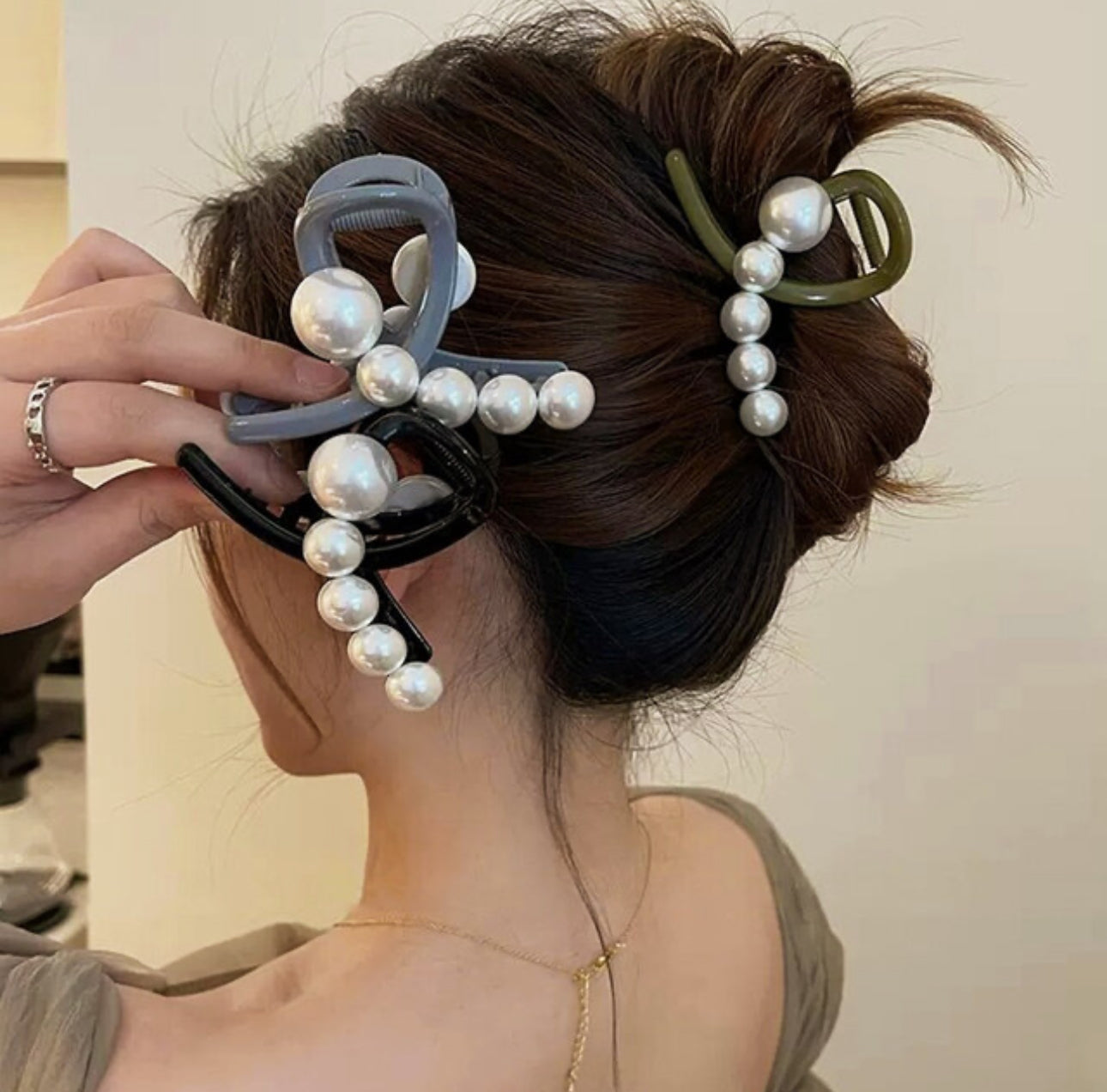 [Hair Claw] Half Pearl Twist 8x5cm