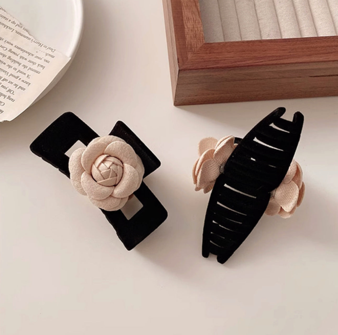 [Hair Claw]Camellia Velvet