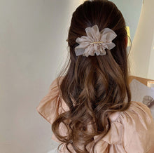 Load image into Gallery viewer, [Hair Clip] Chiffon,Shirring 8.5x8cm
