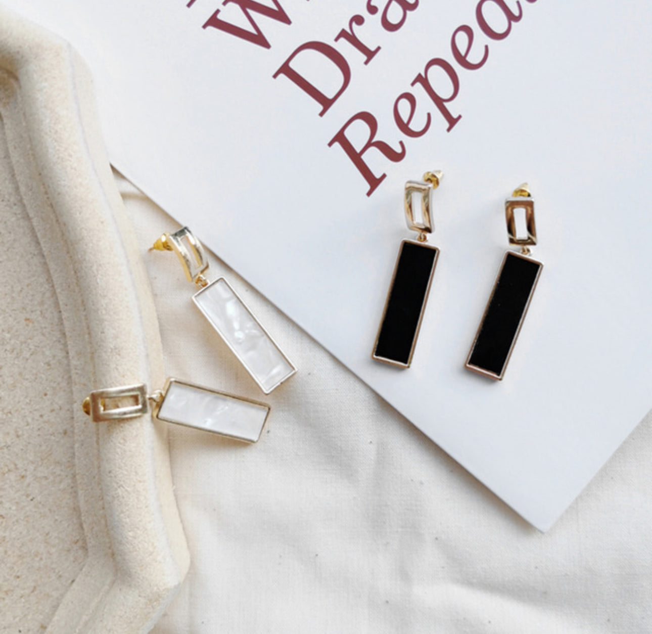 [Earrings]Square drop earrings 1x4.5cm