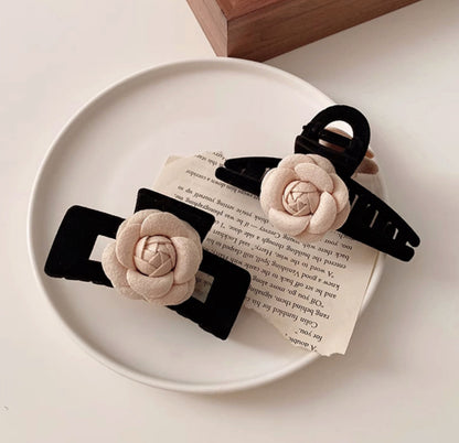 [Hair Claw]Camellia Velvet