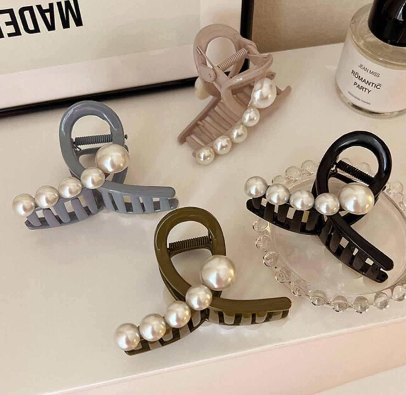 [Hair Claw] Half Pearl Twist 8x5cm