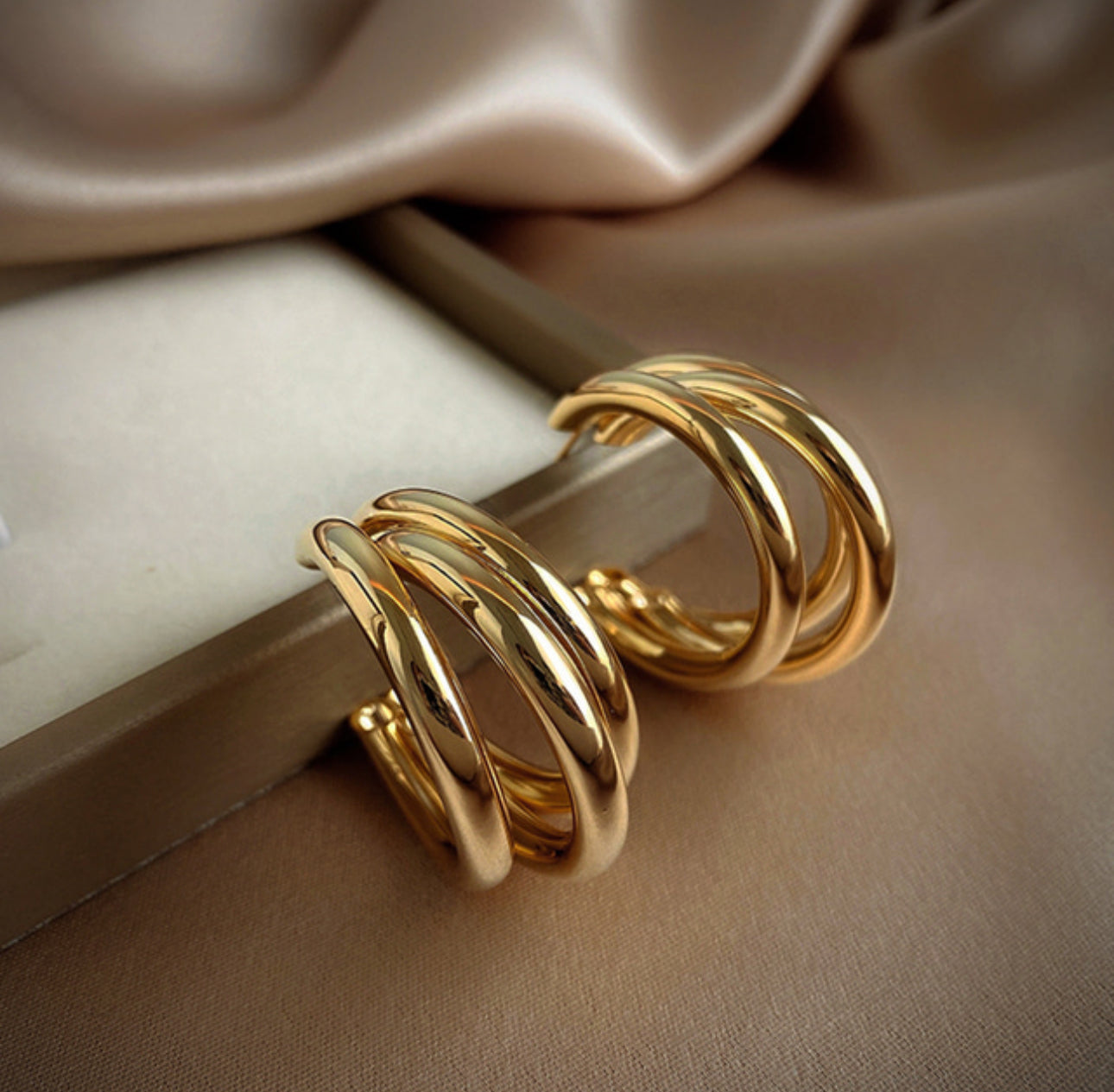 [Earrings]Triple Ring Earrings (silver pin)1.6cm