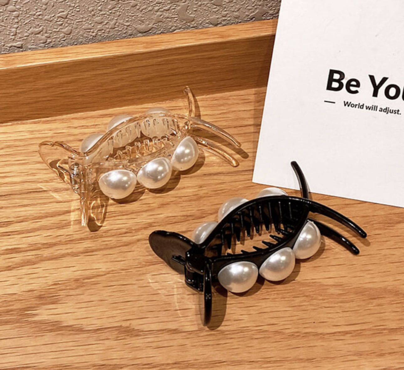 [Hair Claw] pearl bun style