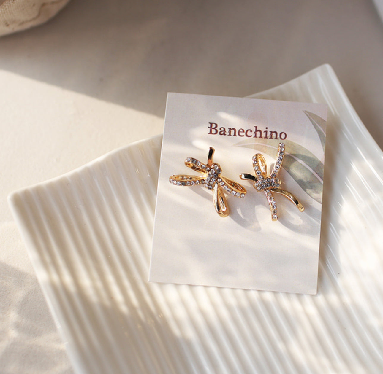 [Earrings]Double Ribbon (silver pin)2.2x1.5cm