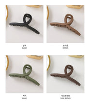 Load image into Gallery viewer, [Hair Claw]Twist, Matte 13X5cm
