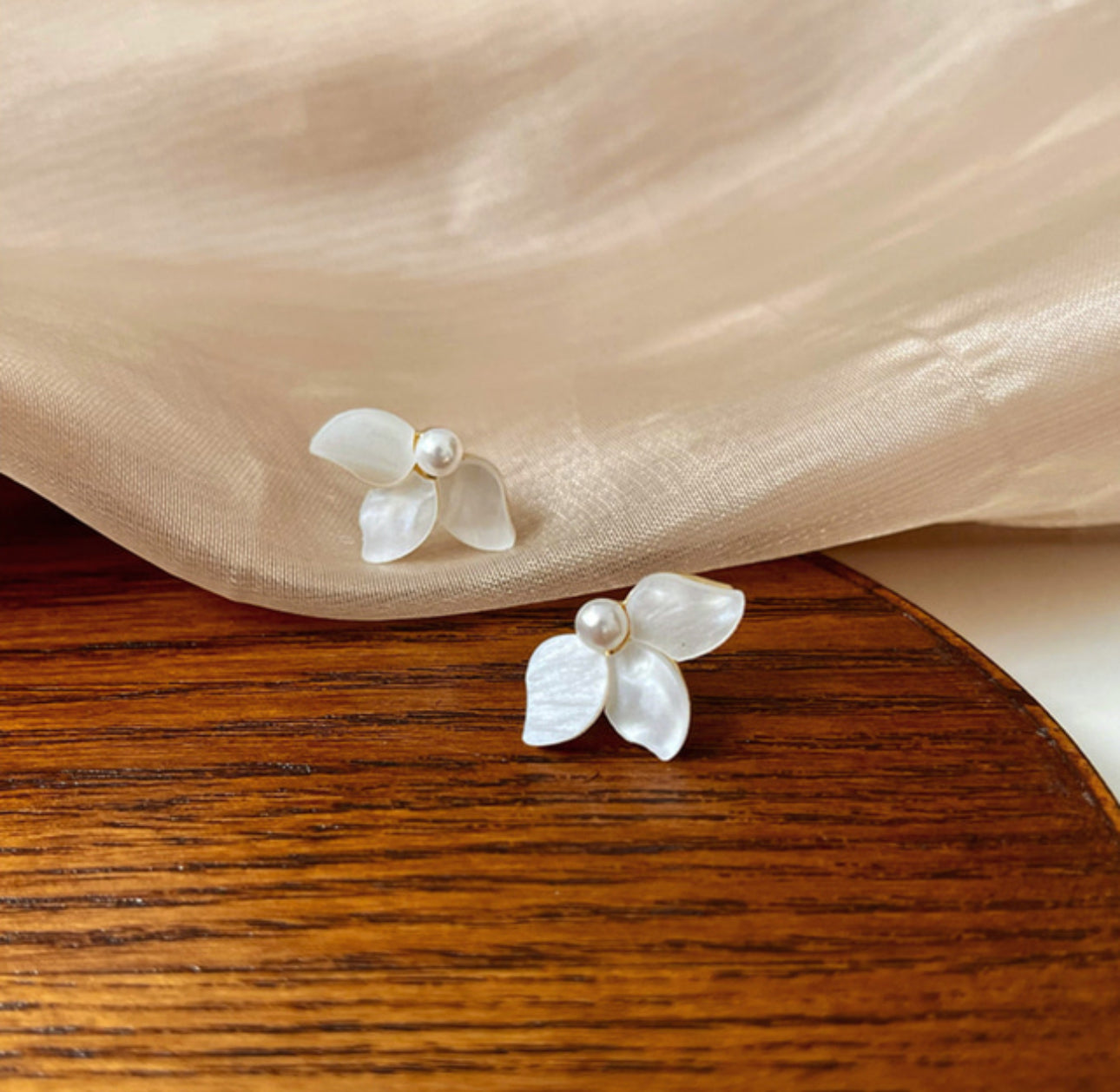 [Earrings]Half Flower Earrings (silver pin)1.3x2cm
