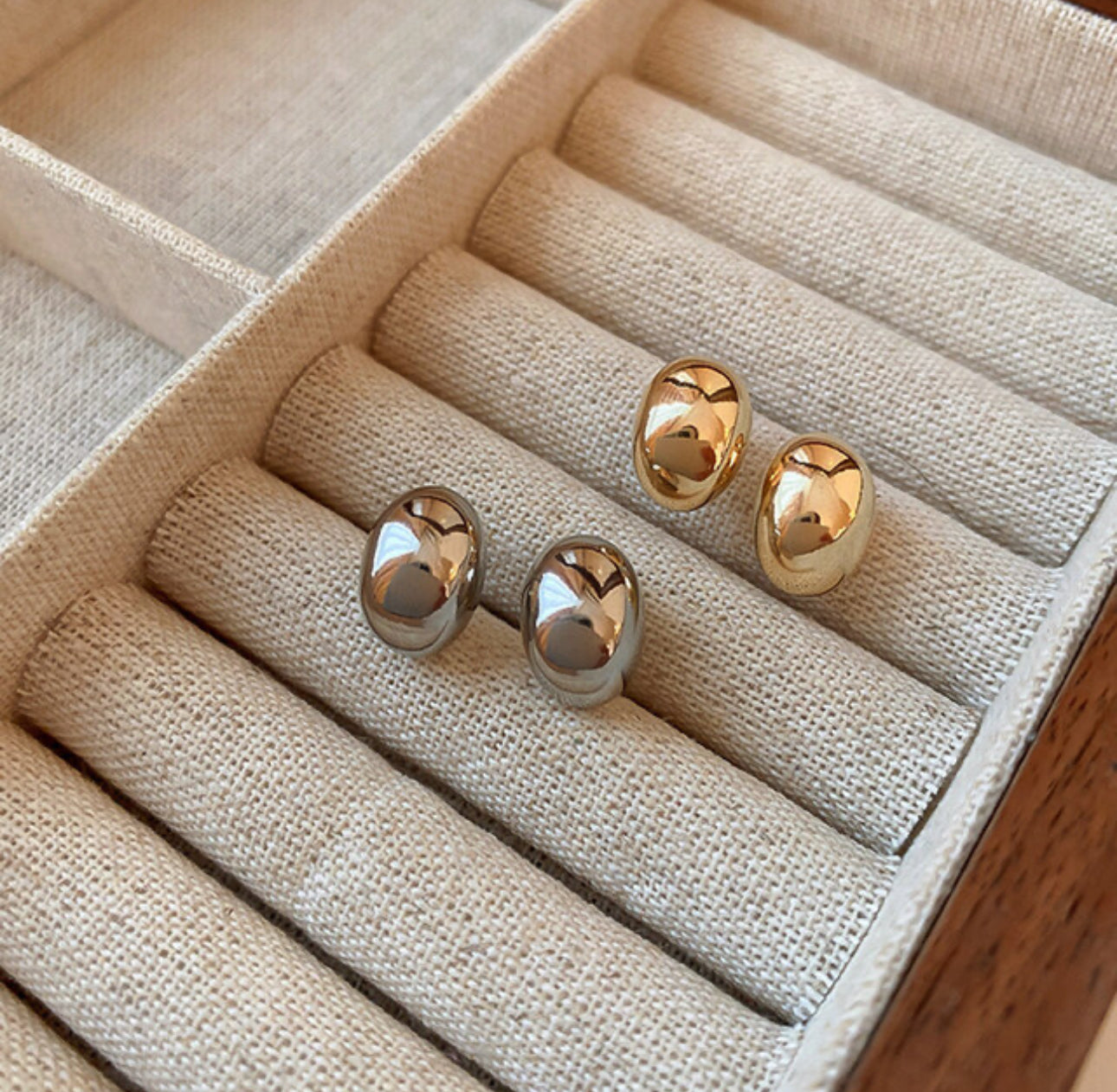 [Earrings]Bean Bold Earrings (silver pin,EP)0.8x1.2cm