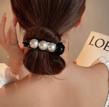 [Hair Claw] pearl bun style