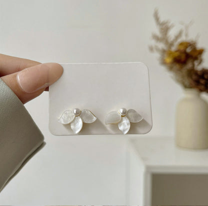 [Earrings]Half Flower Earrings (silver pin)1.3x2cm