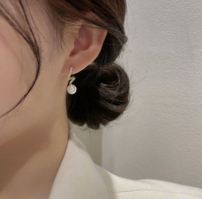[Earrings] Pearl Curve Cubic Earrings(silver pin)0.9x2.3cm