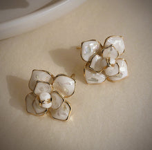 Load image into Gallery viewer, [Earrings]Flower Earrings(silver pin)2x2cm
