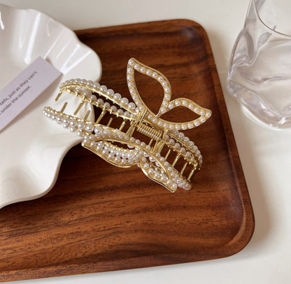 [Hair Claw] Metal Frame Pearl Butterfly 11x5.3cm