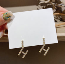 Load image into Gallery viewer, [Earrings]H drop Earrings (silver pin)3cm

