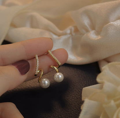 [Earrings] Pearl Curve Cubic Earrings(silver pin)0.9x2.3cm