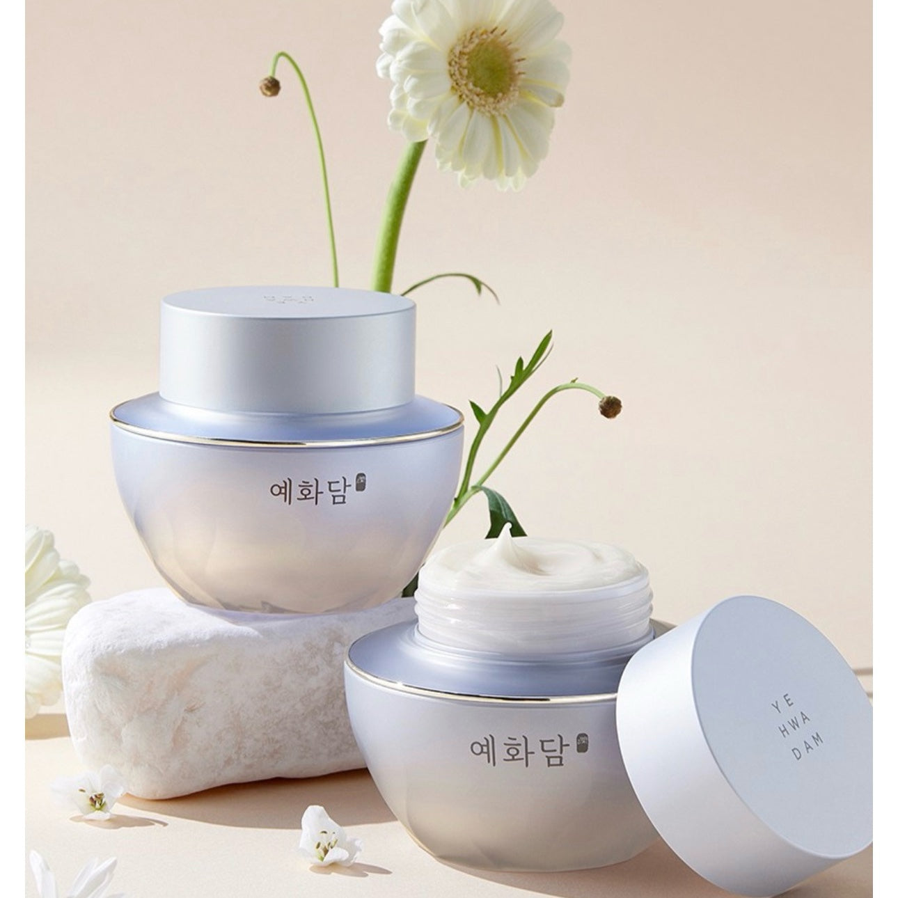 Yehwadam HwaSaenggo Rejuvenating Radiance Moisture Cream Special Set